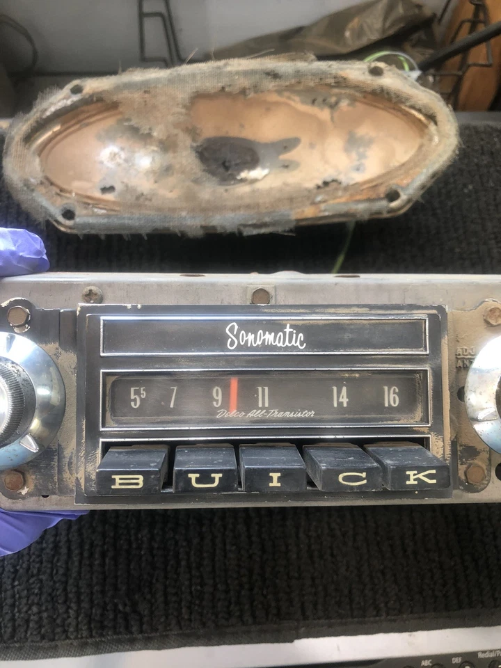 Buick Lesabre 1963, Wildcat Sonomatic radio pulsador am con perillas y altavoz Foto 3 de 4