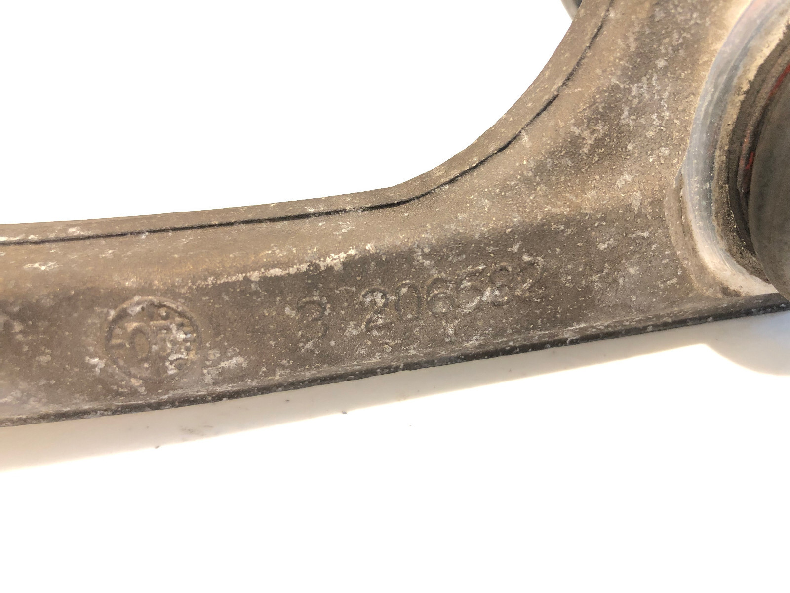 06 MASERATI QUATTROPORTE M139 FRONT RIGHT SIDE UPPER CONTROL ARM 3206582 USED