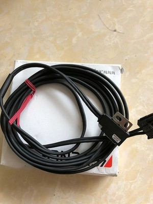 1PC Keyence Laser sensor LV-S61 LVS61 New In Box