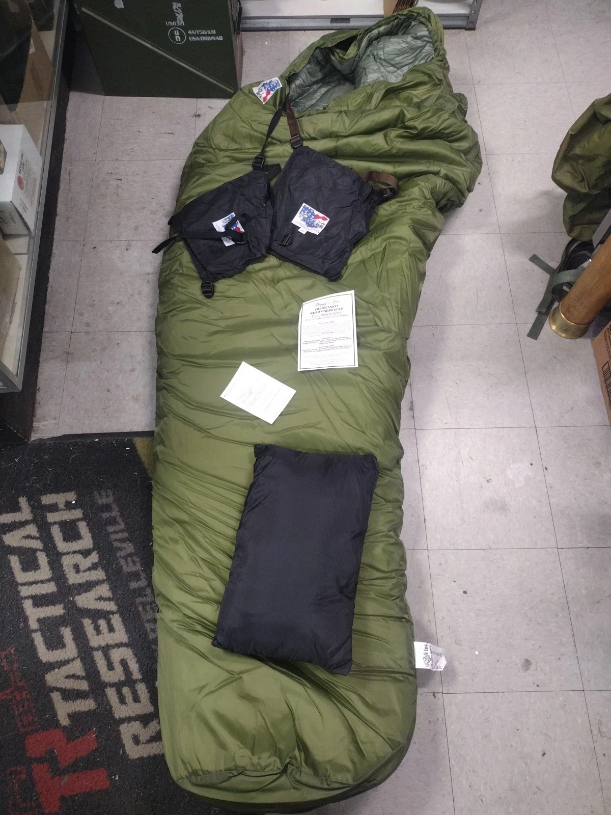 Wiggy's Super LT Mummy OVERBAG XL WIDE Military OD Green RT ZIP
Opens in a new window or tab