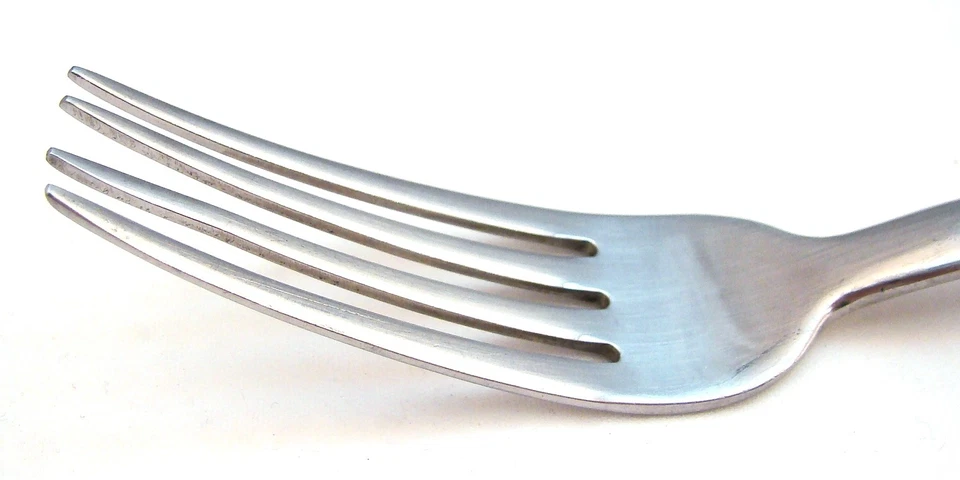 Retroneu 18/10 Stainless Steel FUGUE Dinner Fork - Image 3 of 4