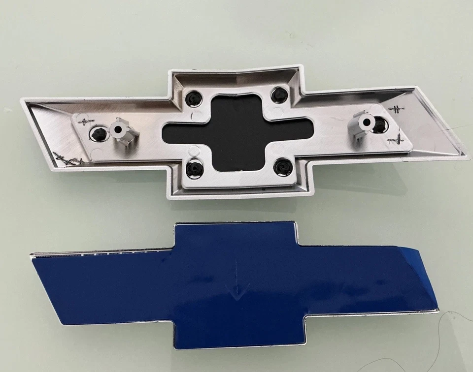 Chevrolet Cruze 2011-2025 negro emblema delantero y trasero ¡Envío a EE. UU.! Foto 2 de 3