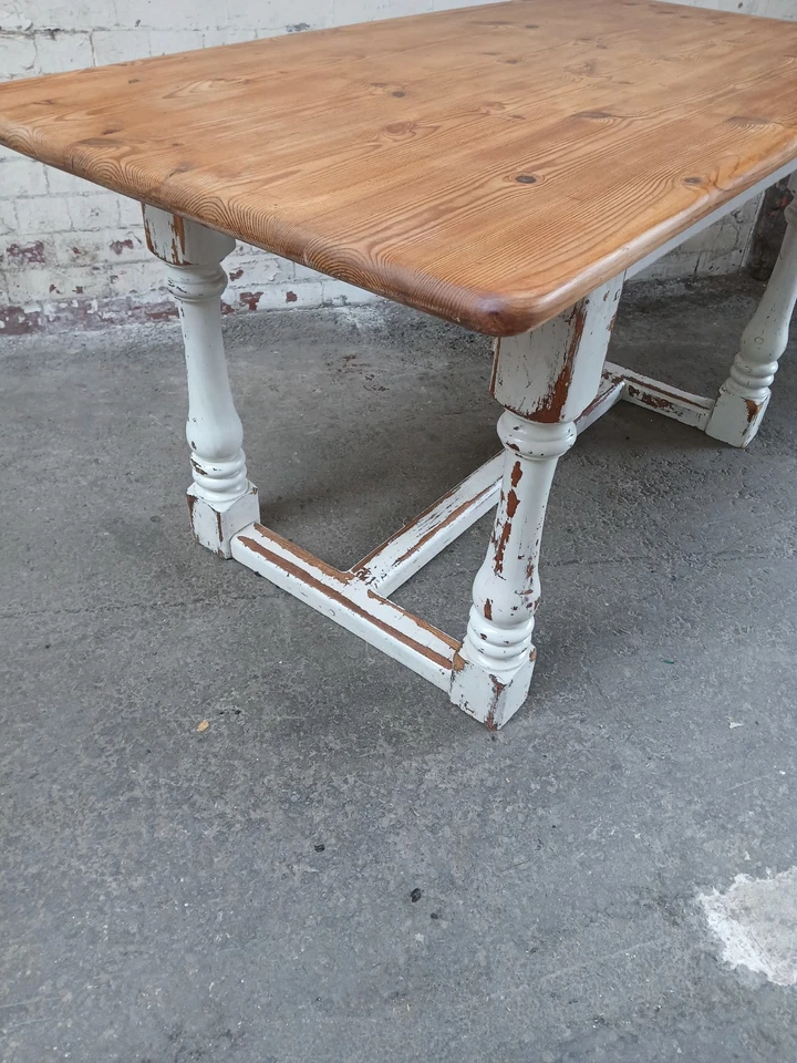 painted pine dining table used - Image 4 of 4