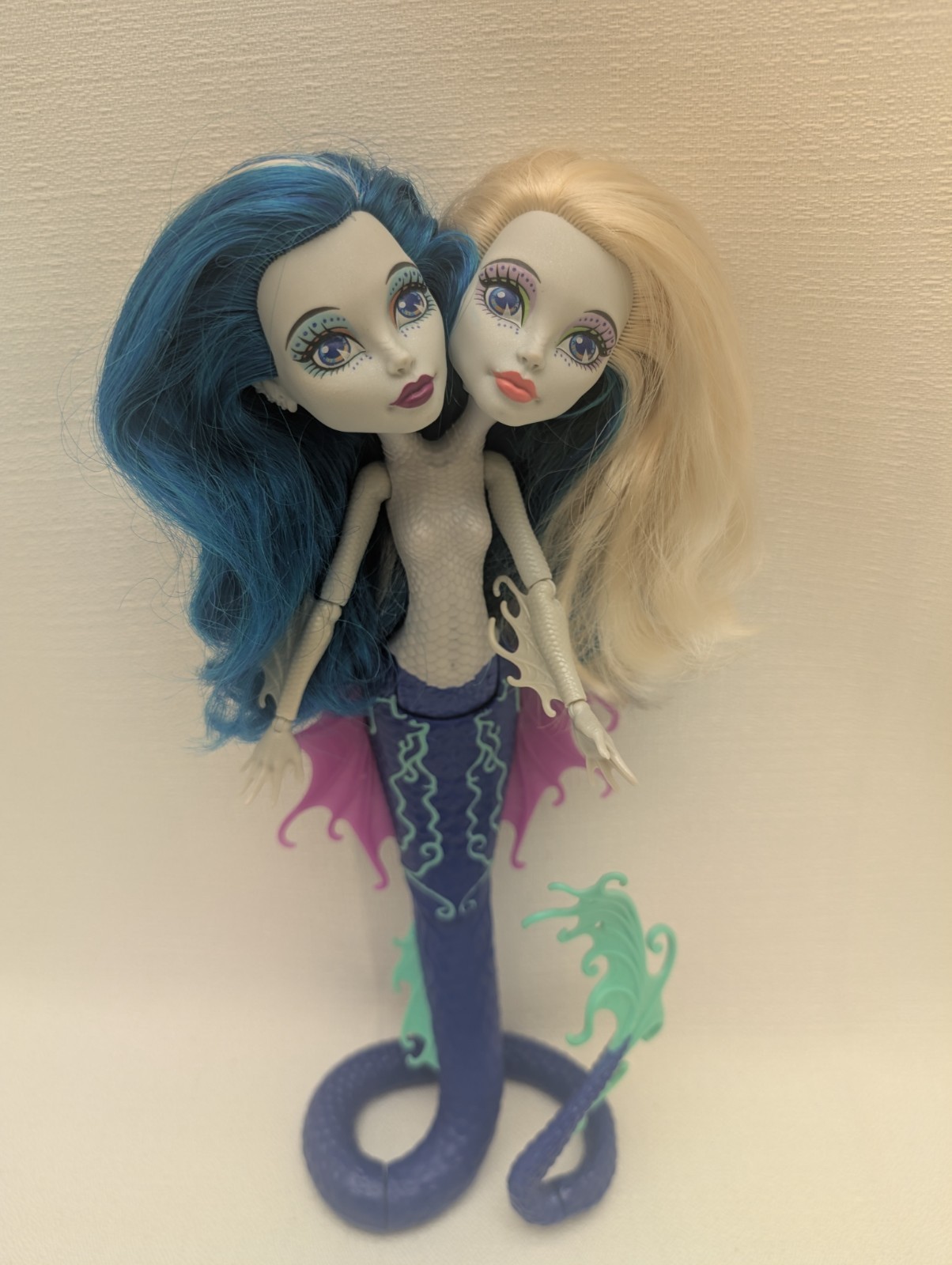 Monster High 2014 Great Scarrier Reef Peri Pearl Serpentine Two Headed Doll 14"