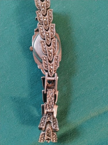 Vintage 90's Marcasite Lee Sands Quartz MOP Closed Face Watch/Bracelet - Picture 6 of 9