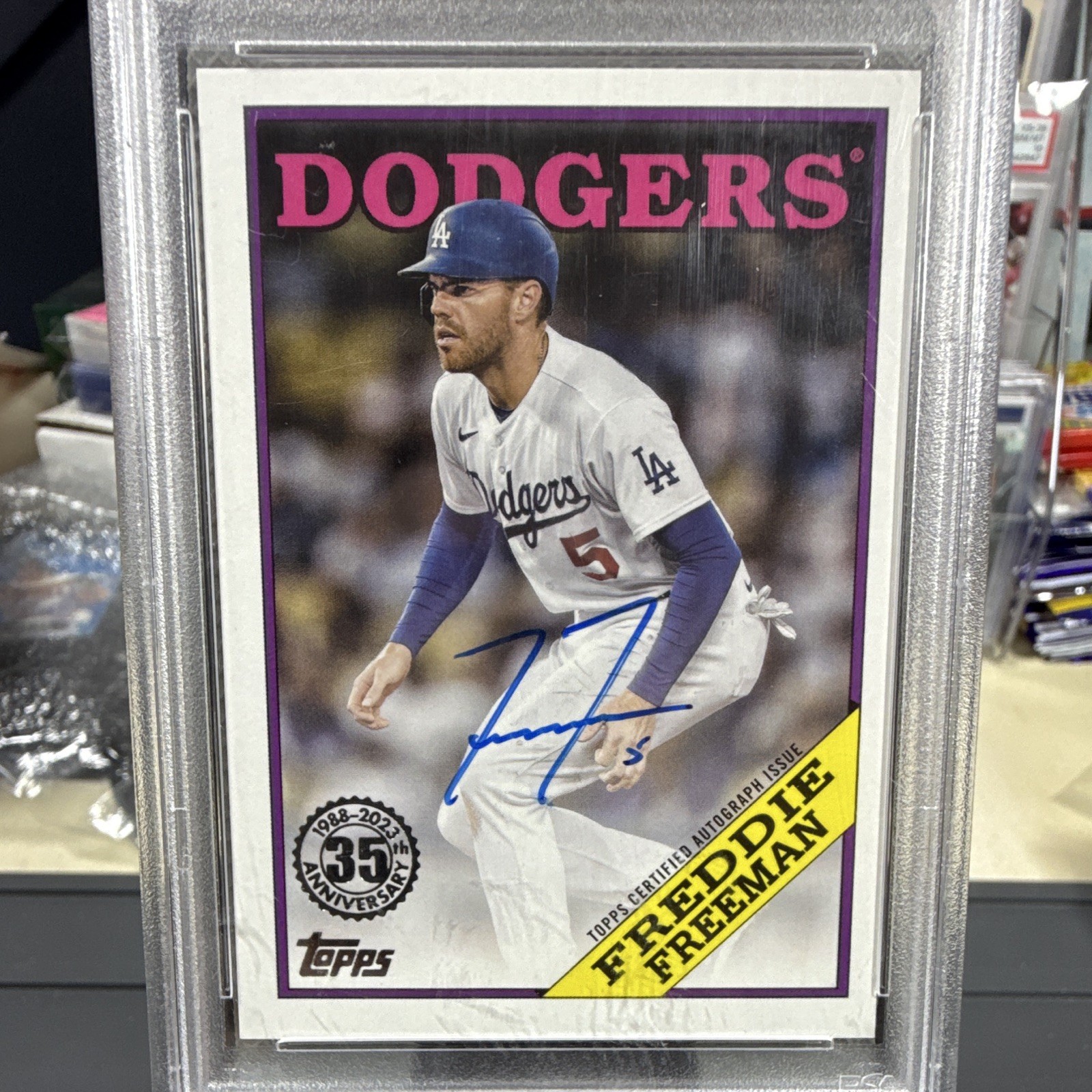 2023 Topps Series 2 Freddie Freeman 88BA-FF Auto PSA/DNA 84288629 view 2