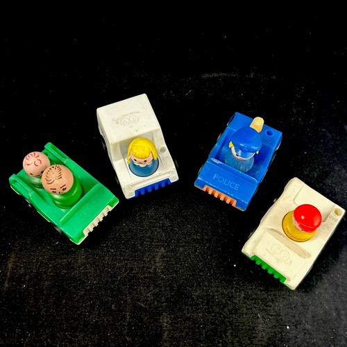 Lot Of Vintage Fisher Price Little People Figures & Cars Police Mail And Citizen - Picture 2 of 16