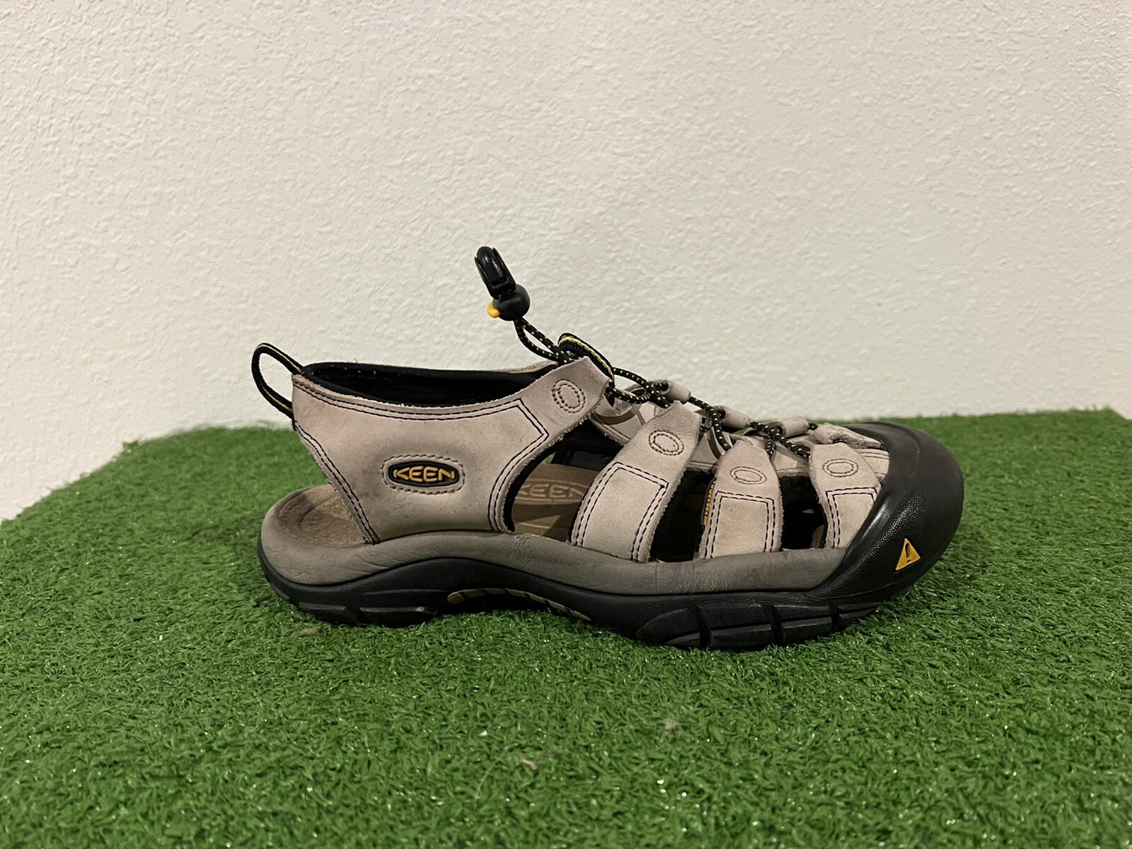 KEEN Newport sandali in pelle da donna taglia 8 marroni impermeabili escursionismo sentiero