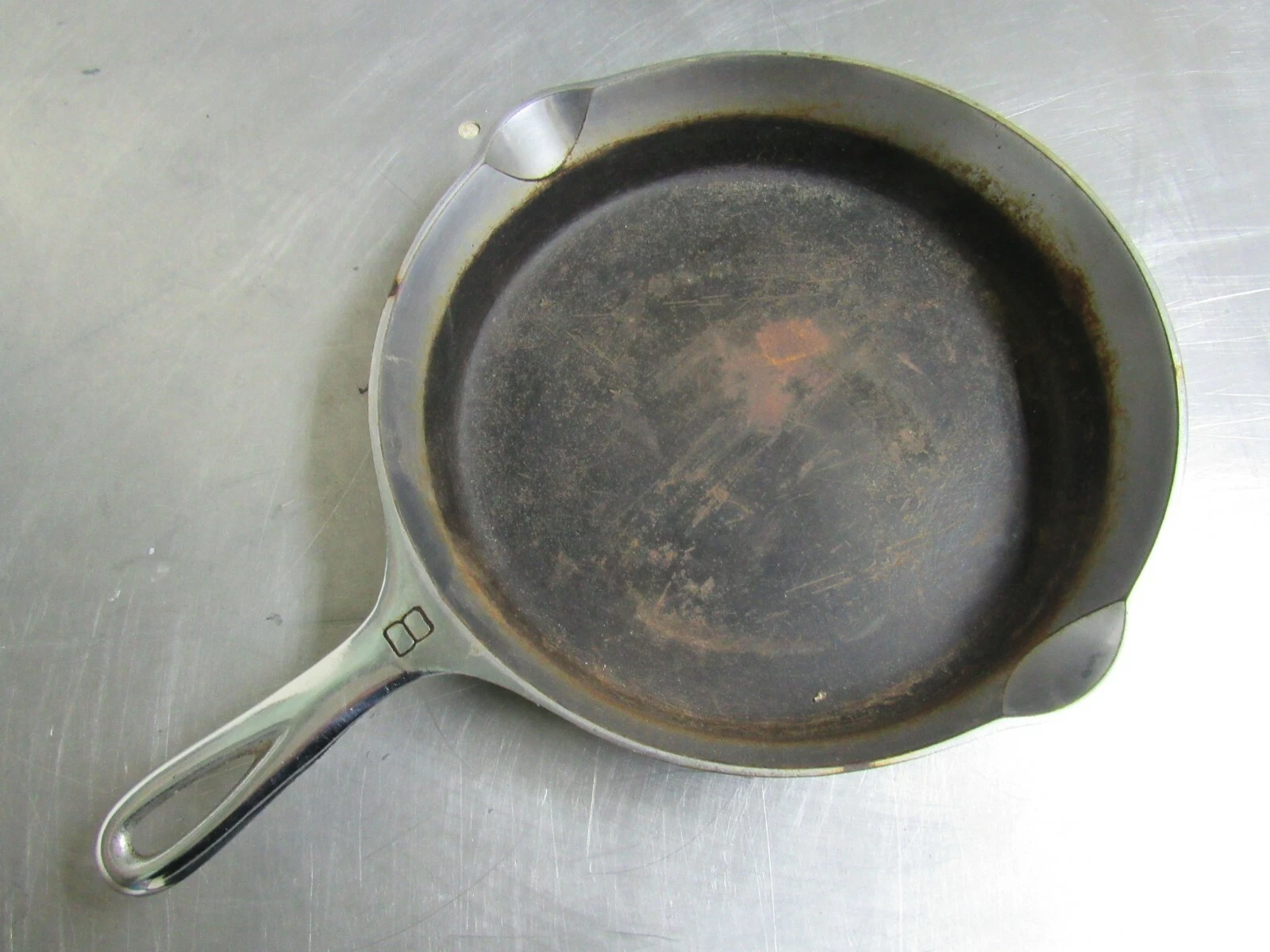GRISWOLD 704 No. 8 Cast Iron Skillet Block Logo