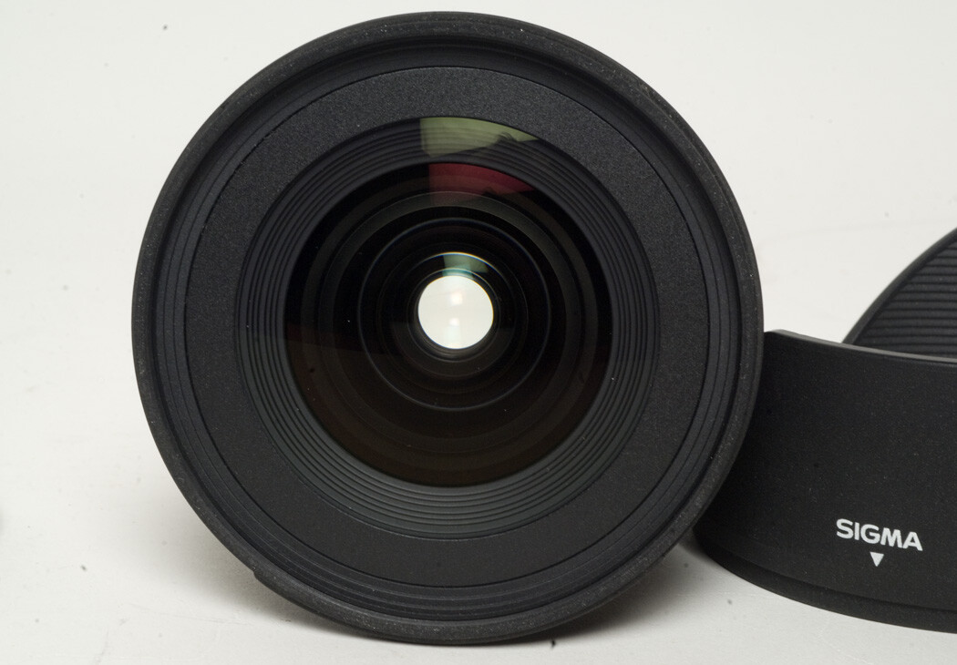 Sigma 20mm f/1.8D EX DG Aspherical Lens for Nikon