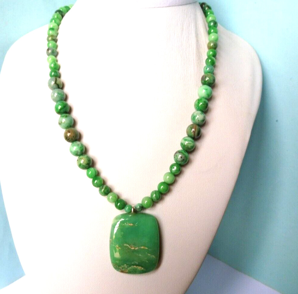 Collier en chrysoprase précieuse pour illuminer vos tenues de soirée et votre été