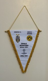 Juventus FC v Borussia Dortmund Champions League Final 1997 Gagliardetto Wimpel.