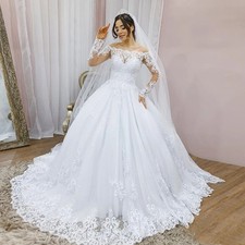 Luxury Wedding Dresses Long Sleeves LaceApplique Ball Gown Full Sleeve Boat Neck