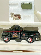 Ertl 1/25 Scale U S Marines 1947 Studebaker Pickup with Foot Locker and Dog