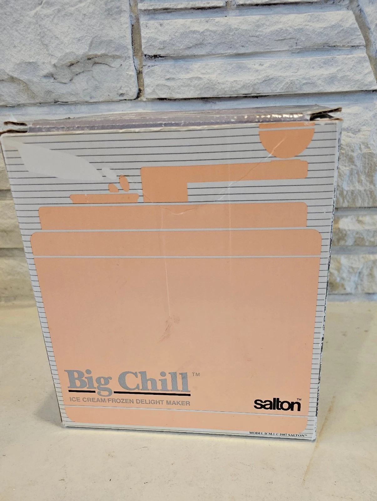 Vintage Salton 1987 “Big Chill” Non Electric Ice Cream Maker Model ICM-1
Opens in a new window or ta