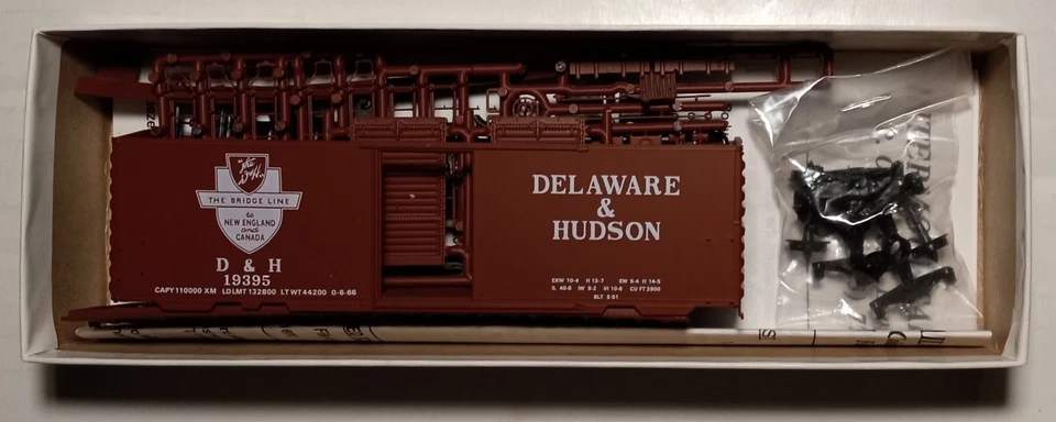 InterMountain #D&H-12 40' PS-1 Boxcar Delaware & Hudson #19395 NEW IN BOX KIT - Image 2 of 3