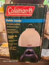 Lámpara de mesa Coleman 5370H190 bombilla krypton pantalla resistente a roturas con caja