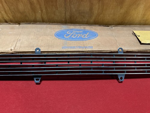 NOS 1966 FORD GALAXIE LTD GRILLE INSERT C6AZ-8200-A FoMoCo 7-LITER XL 66 - Picture 3 of 6