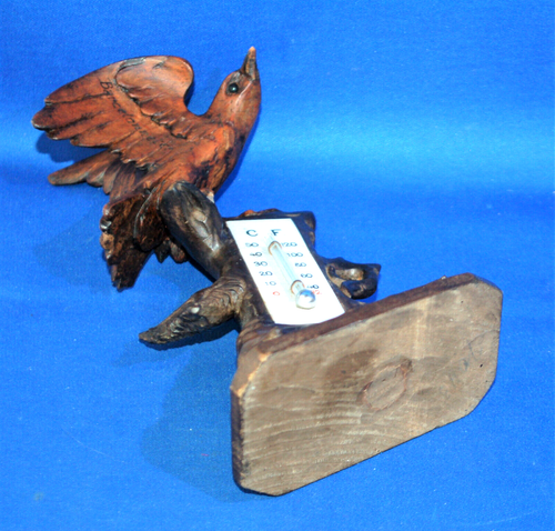A 19th century Black Forest carved wooden sparrowhawk bird thermometer - Picture 5 of 6