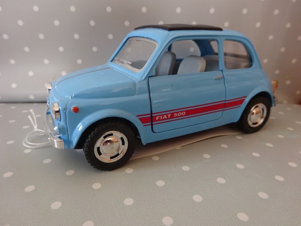 Fiat 500 Hellblau Oldtimer Modelauto Ca.12Cm *Neu* 1:24 RüCkzugmotor-image