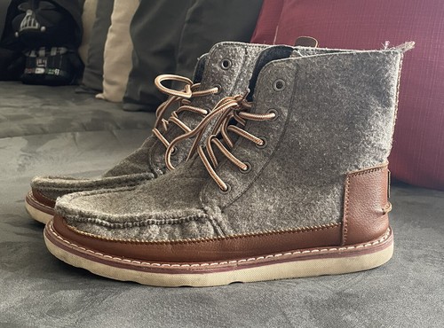 TOMS Shoes Felt Searcher Chukka Boots 