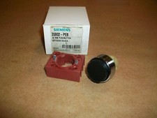 SIEMENS 3SB02-PEB  Pushbutton w/  Extended Head Black  NEW IN BOX