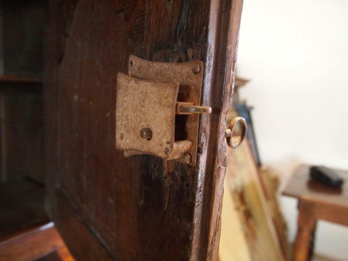 Cupboard stunning Welsh Oak Cwpwrdd Deuddarn c1740 - Picture 4 of 12