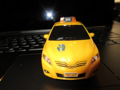 New York City NYC Taxi 2014 TLC Livery Toyota Camry Pullback Car 1:43 Scale - Picture 3 of 5