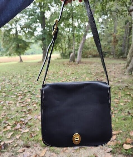 Beautiful Classic FOSSIL Black Leather Saddle Shoulder Bag with Brass Turn Lock