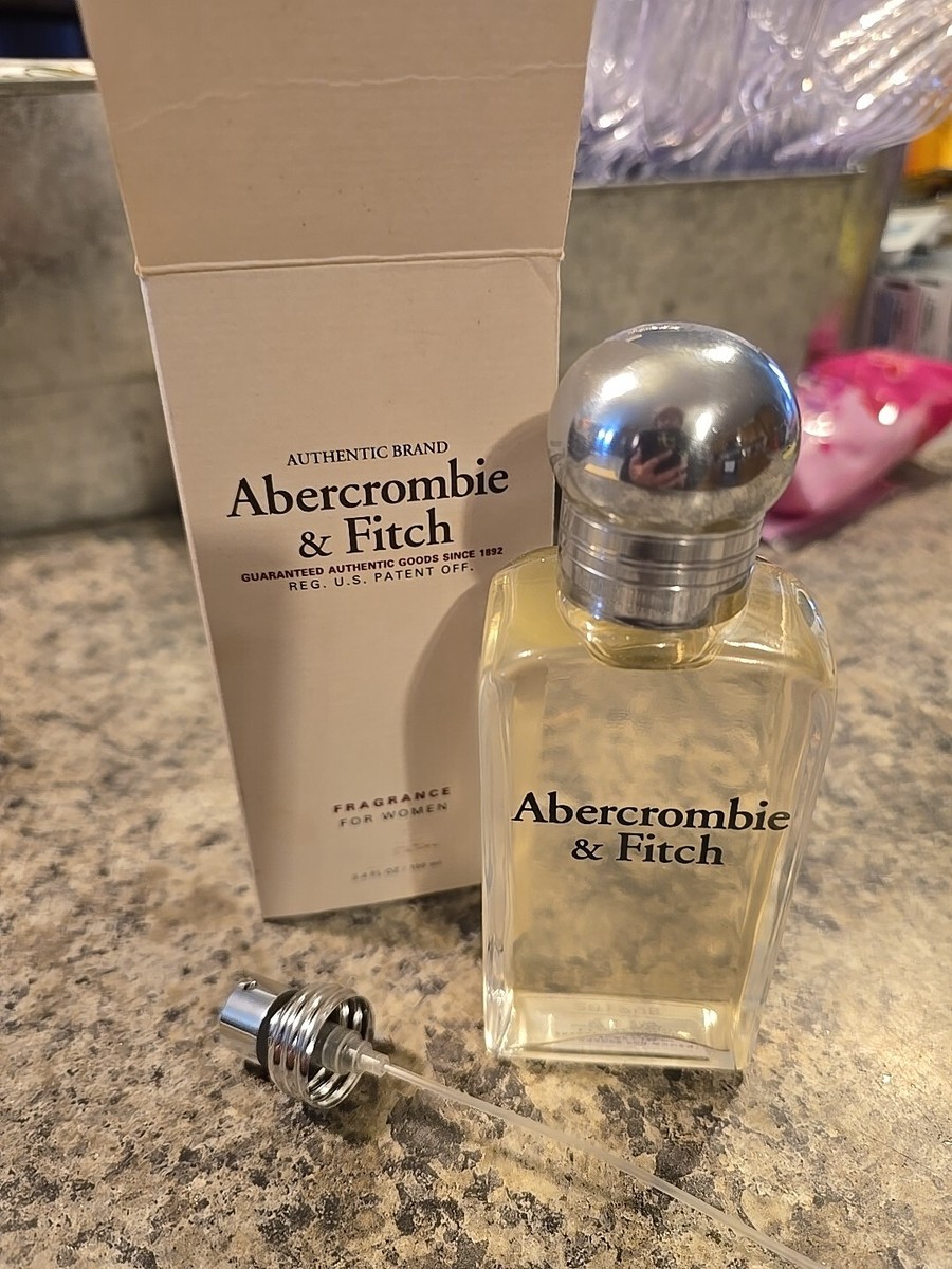 Vintage Abercrombie & Fitch Classic Signature Women's Vintage Abercrombie & Fitch Classic Signature Women's