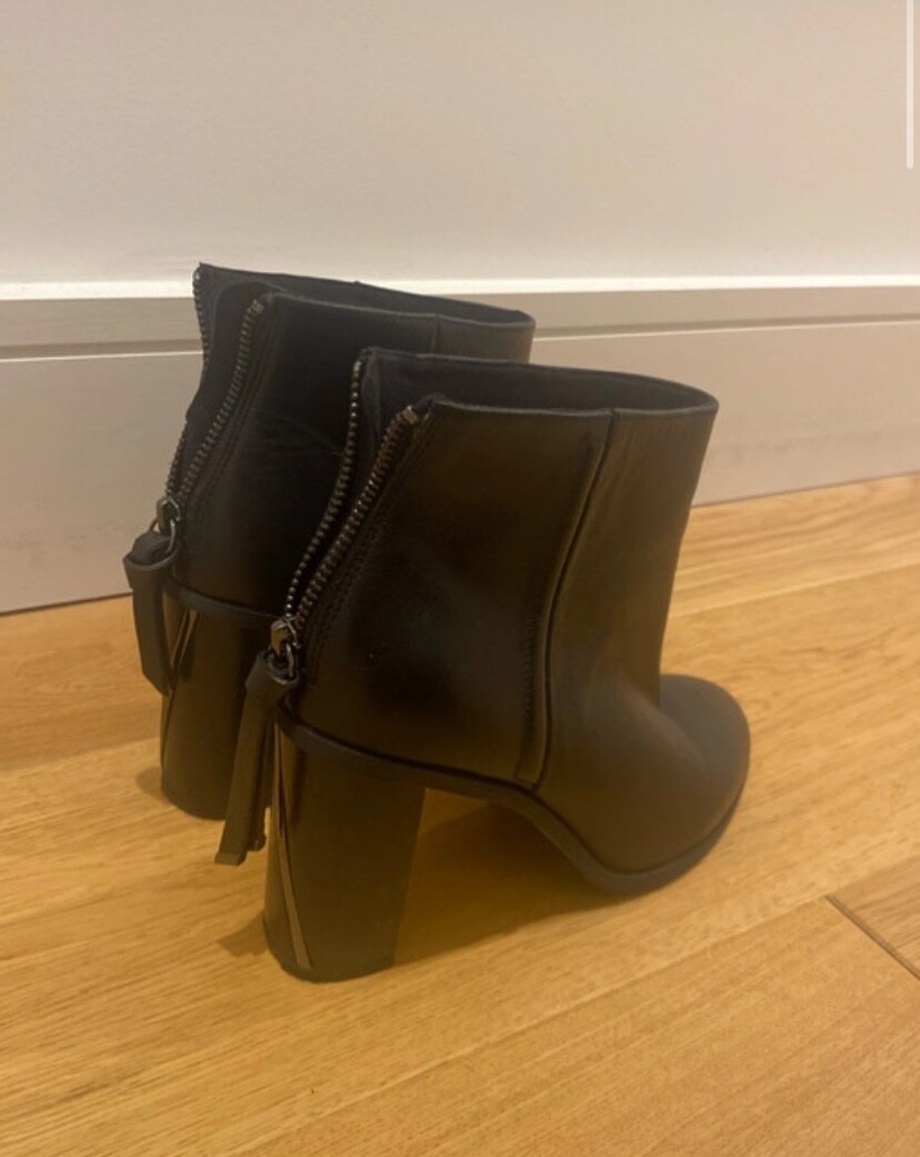 Women's Ted baker heeled boots size 38 only worn once UK