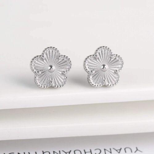 Hot Sale Stainless Steel Laser Five Leaf Flower Petal Adjustable Clover Bracelet - Picture 43 of 47