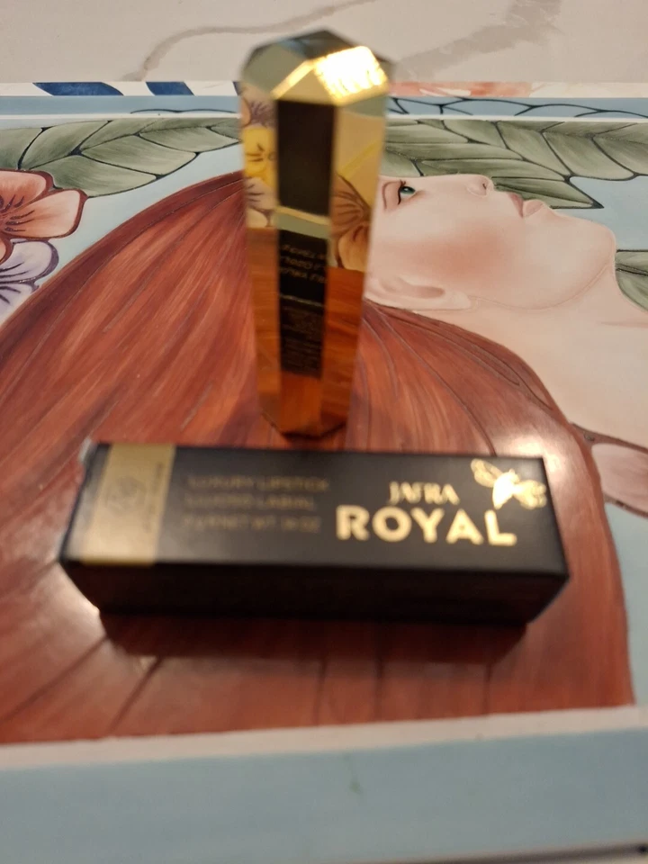 Jafra Royal Jelly Luxury  Lipstick  PINK SATIN - Image 4 of 4