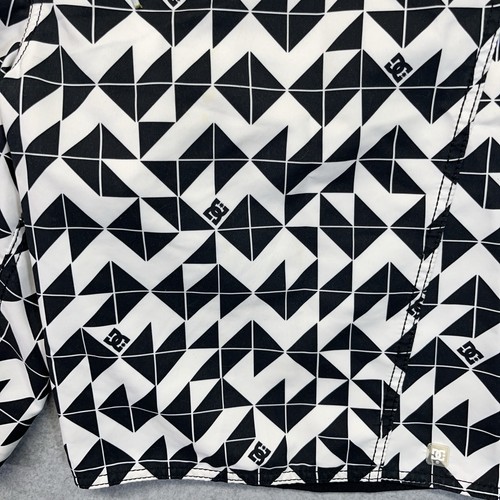 Y2K DC Shoe Co Board Shorts Mens 36 AOP Geometric Black White Bottle Opener VTG - Picture 3 of 13