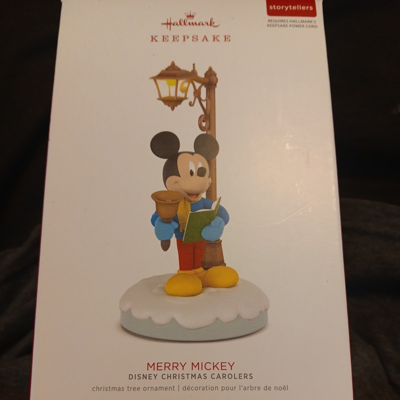 2018 Hallmark Merry Mickey Mouse Disney Christmas Carolers Storytellers ornament
