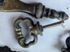 Vintage Set 18 Colonnade Antique English 5 5/8" Cabinet key Knob Backplates 1970 — photo 8