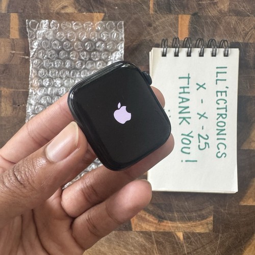 Apple Watch Series 8 45 mm A2774 bon état (sans bracelets) | GPS + LTE
