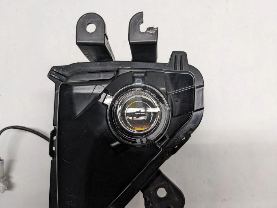 Lexus GX460 Fog Light Lamp Driver's Left 2014 - 2023 - Image 4 of 4