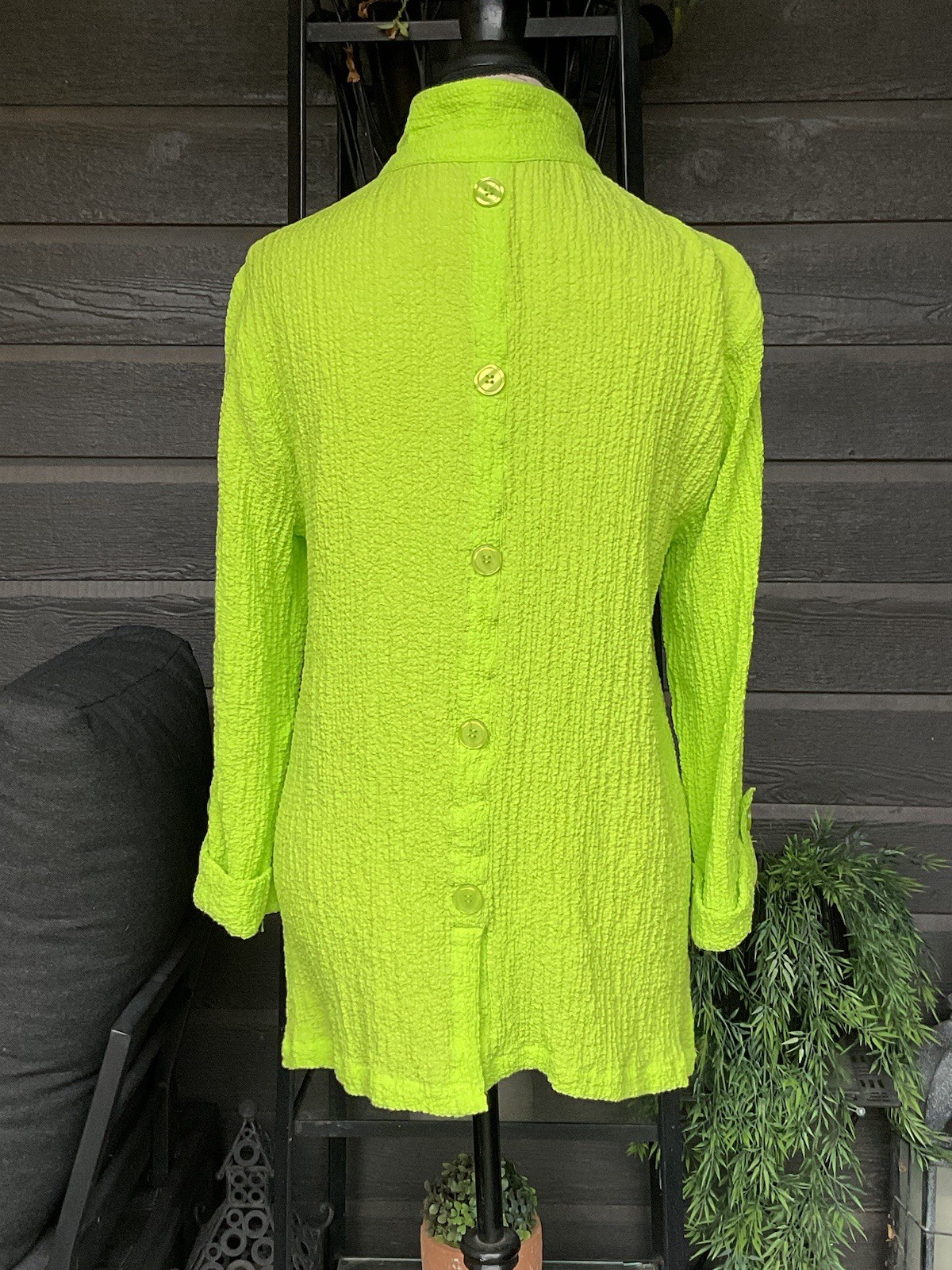 Multiples Lime Crinkle Texture Roll Tab Sleeve Tu… - image 3