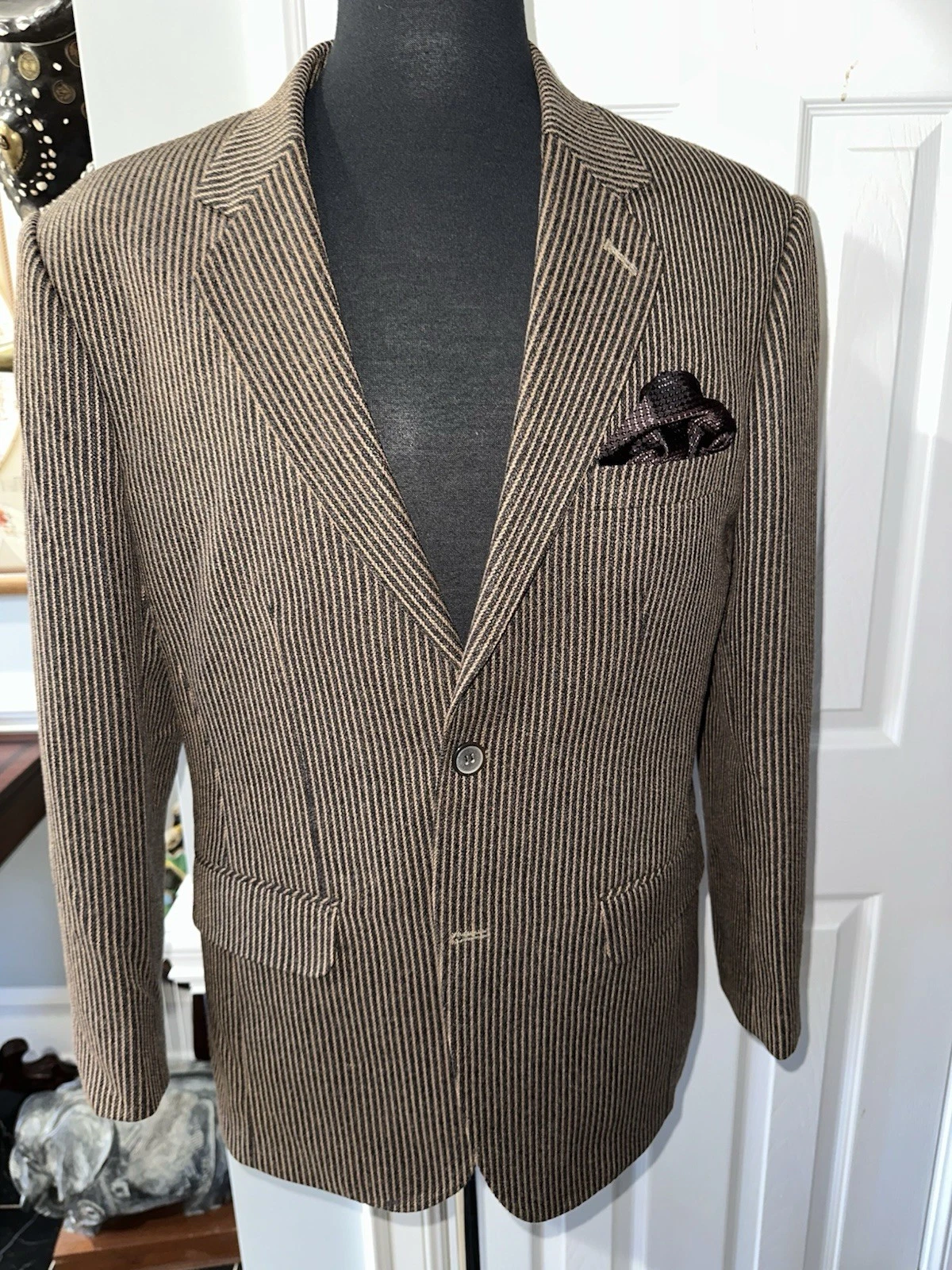 BESPOKE, 100% ENGLISH LAMBSWOOL, MEN'S BROWN PINSTRIPED BLAZER Size: 40R