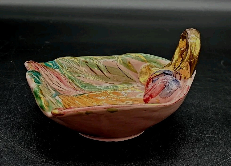 Vntg Italian Pottery Hand Painted Ceramic Applied Figs Leaf Trinket Bowl Handle