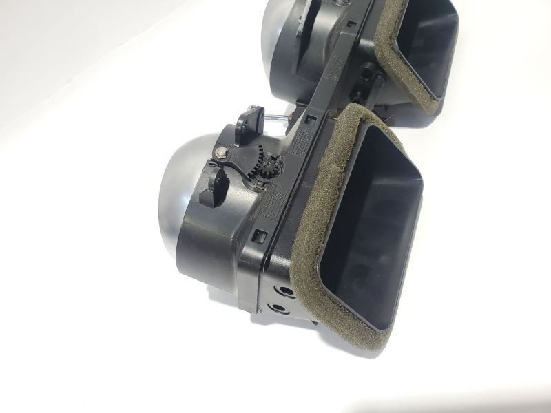 2007 Bentley Continental GTC OEM Pair Center AC Vents 3w0819359
