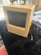 Vintage Apple Macintosh SE M5011 Computer Powers on, as is.
