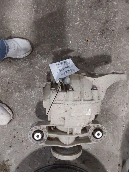 2015-2023 Dodge Charger Rear Differential Carrier Assembly 2.62 Ratio OEM - Image 2 of 4