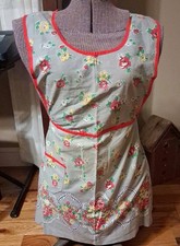 Lot of 5 Vintage/Retro Bib Aprons One Size Multicolor Floral Pocket