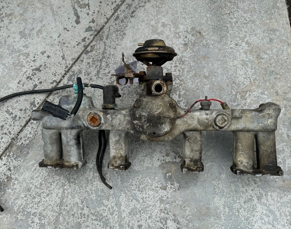 Jeep Wrangler YJ 8790 4.2L OEM Aluminum Intake Manifold 258 6cyl 2bbl