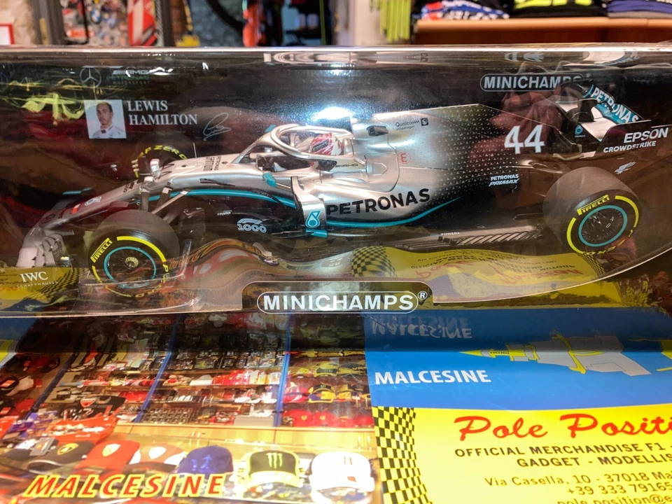 110190344 MINICHAMPS 1:18 MERCEDES PETRONAS HAMILTON CHINESE GP 2019 LIM.384 PCS - Immagine 2 di 4