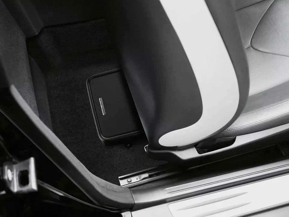 Harman Kardon FEEL 700 - Active Underseat Compact Car Subwoofer - Image 2 of 2