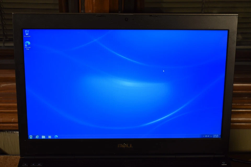 Dell Precision M4800 Quad Core i7-4800QM 32GB 256GB SSD Windows 7 NVidia K1100M Foto 2 de 4