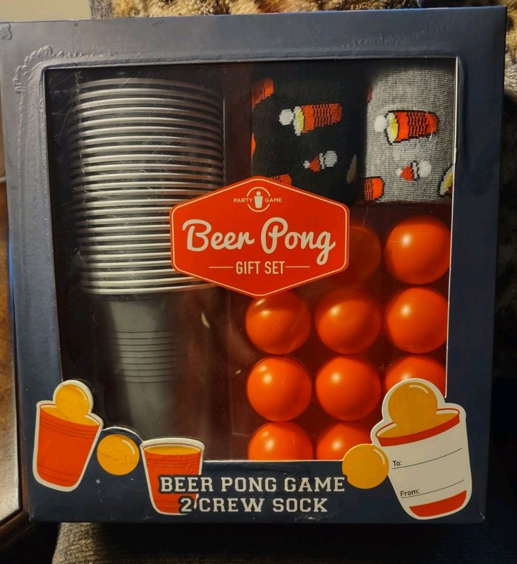 🆕 Beer Pong Gift Set~ Beer Pong Game 24 Cups 12 Balls & 2 Pair Men's Crew Socks
